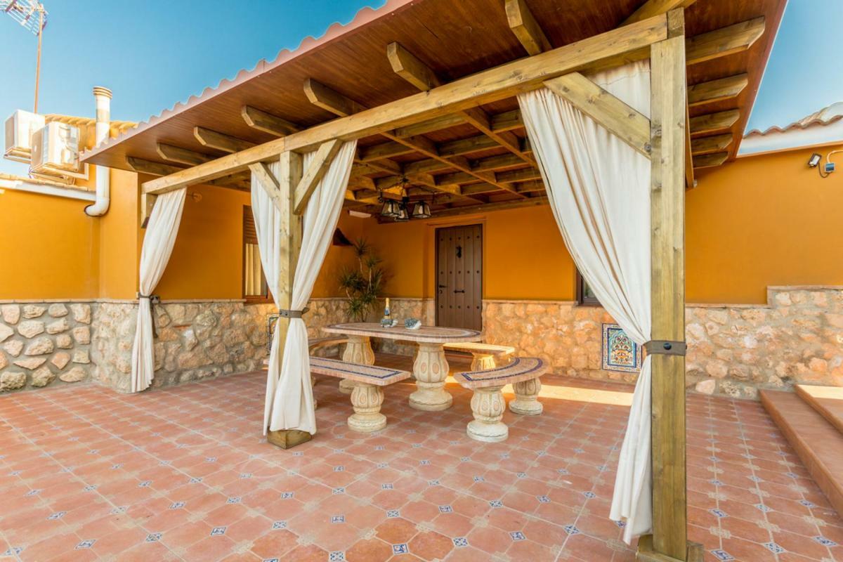 Casa Ludima Villa Fuentes de Andalucía Exterior photo