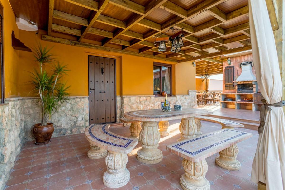 Casa Ludima Villa Fuentes de Andalucía Exterior photo